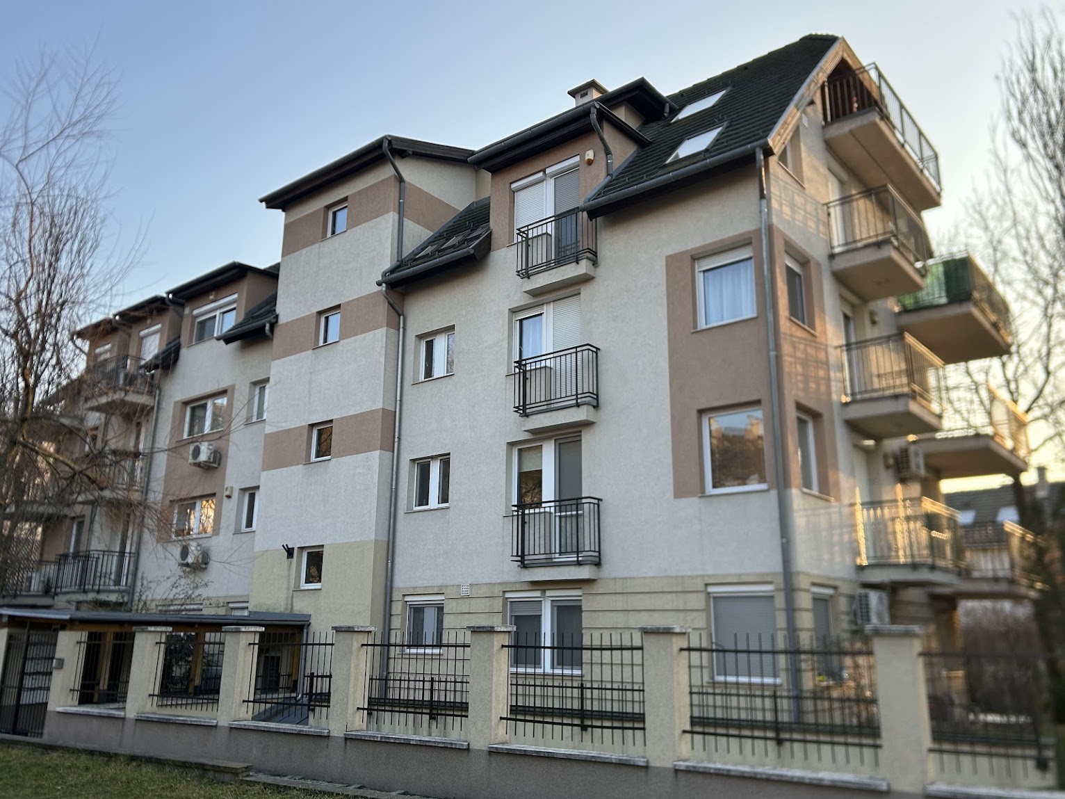 modern emeletes lakóház